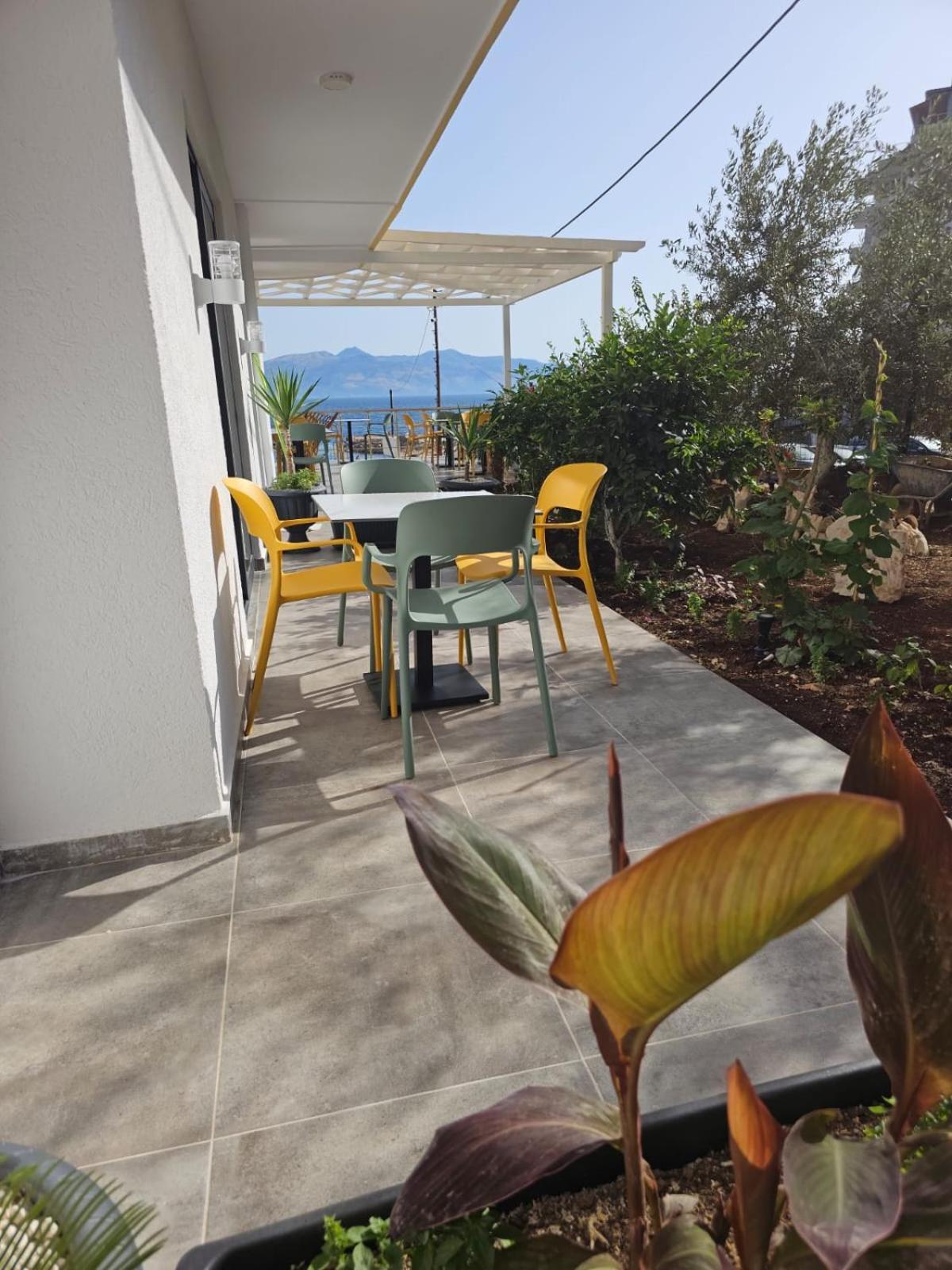 Ardit Seaside Rooms Саранде Екстериор снимка