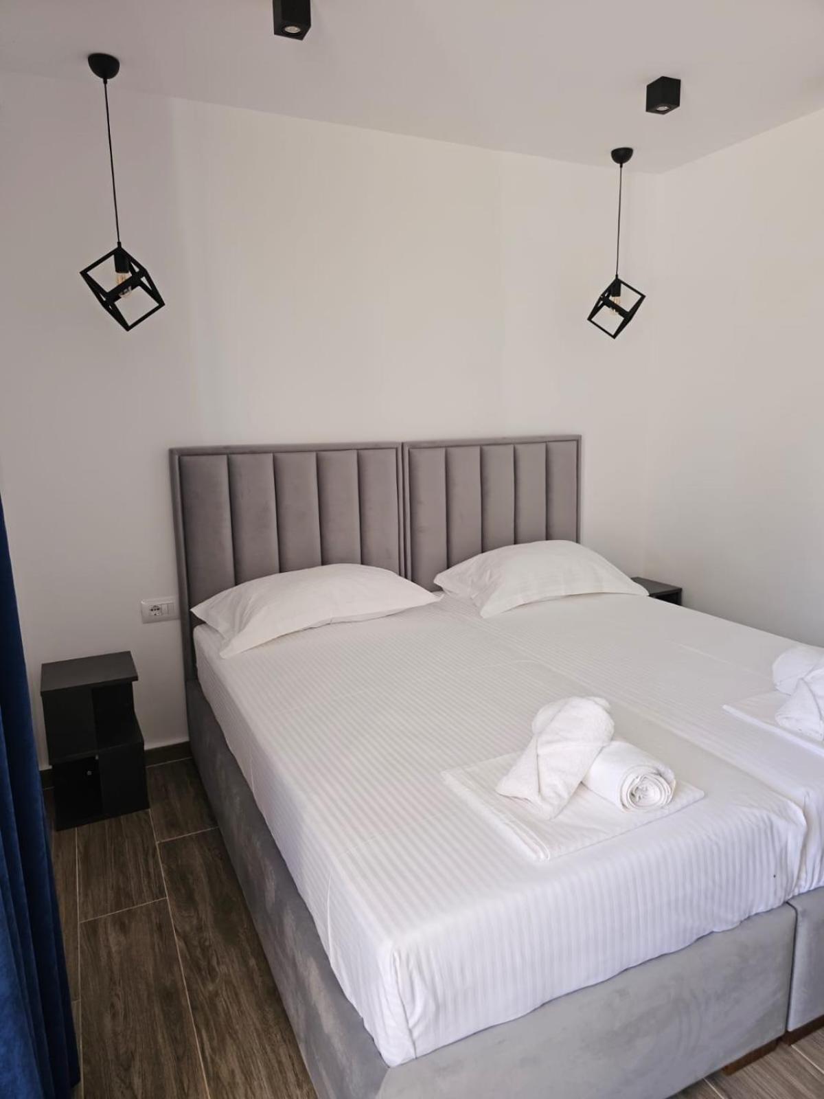 Ardit Seaside Rooms Саранде Екстериор снимка